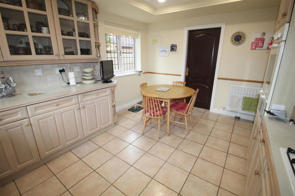 Mendip Close, kitchen 3.JPG