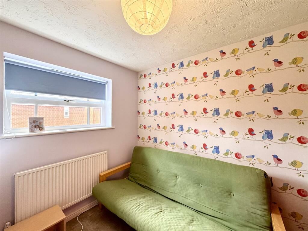 BEDROOM 2