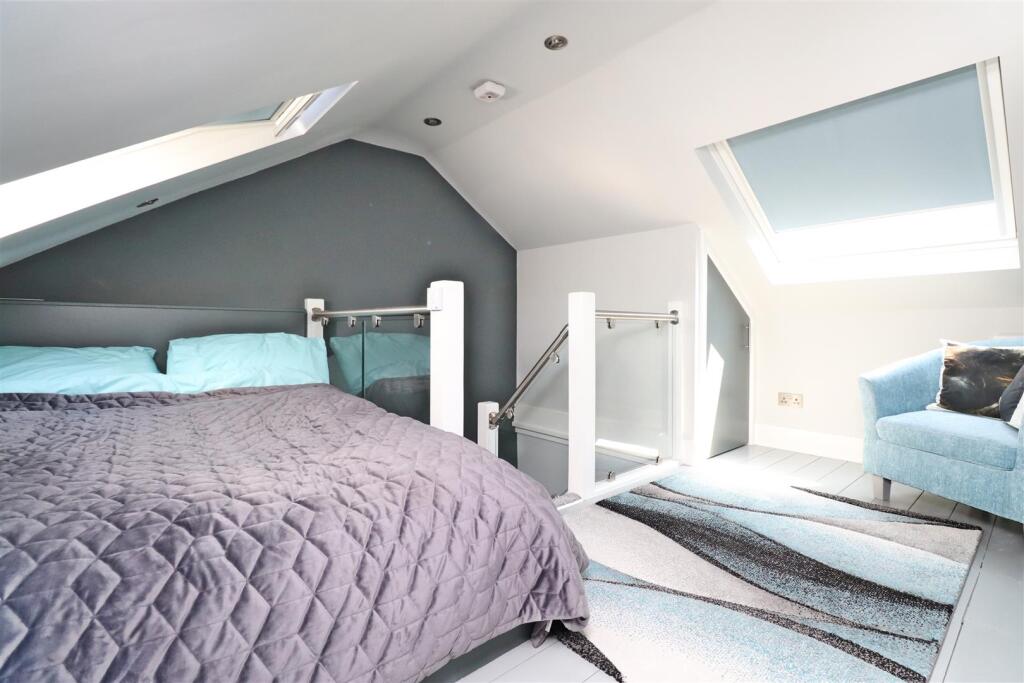 Bedroom 2,2.JPG