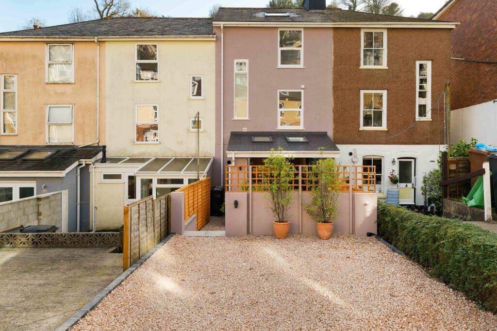 100 Victoria Road, Dartmouth_Driveway