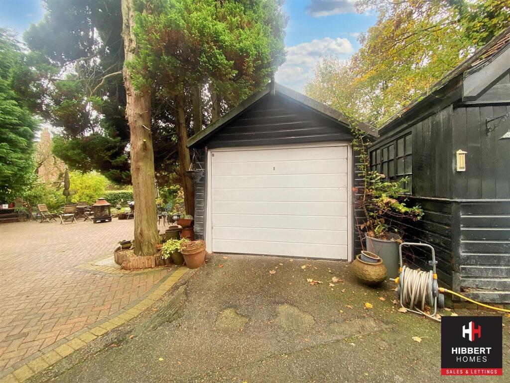 garage.jpg