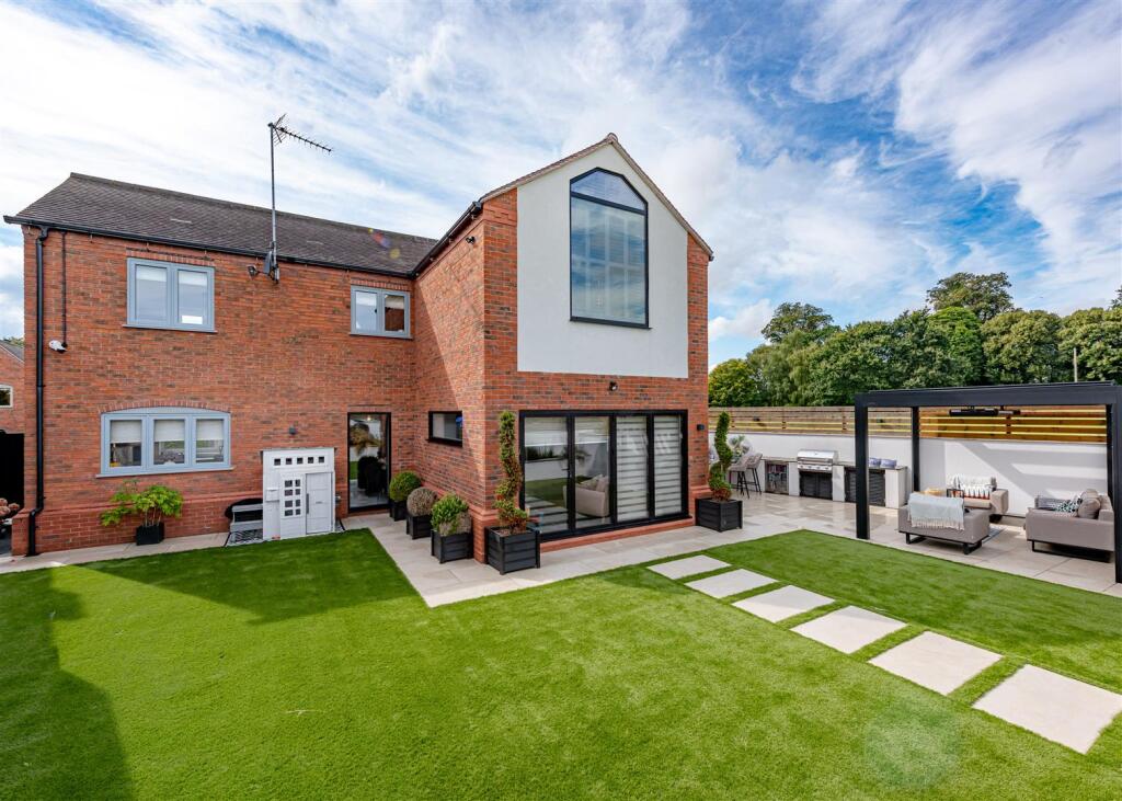 34 Post Office Road-external2.jpg