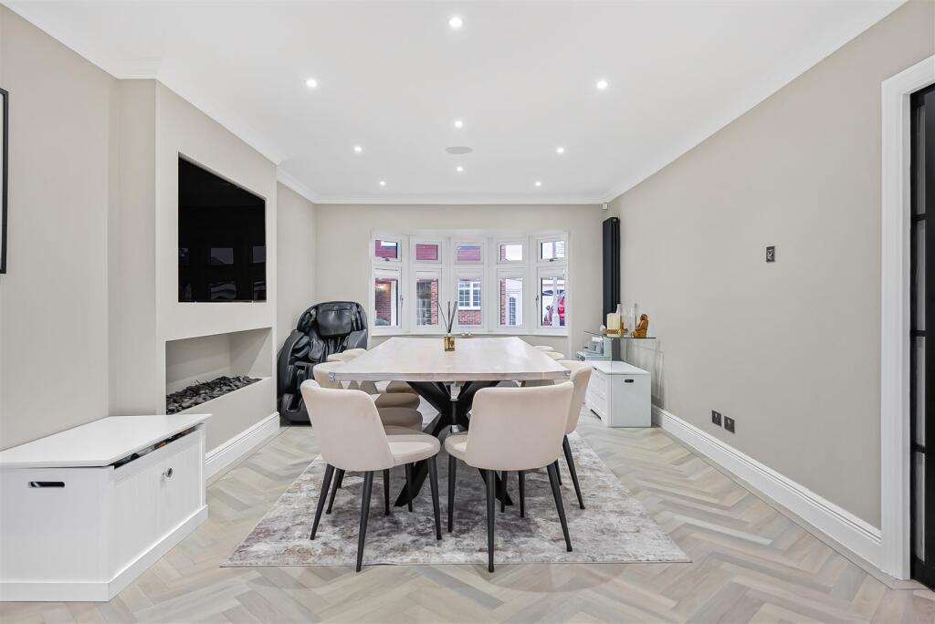 Faversham Avenue, North Chingford