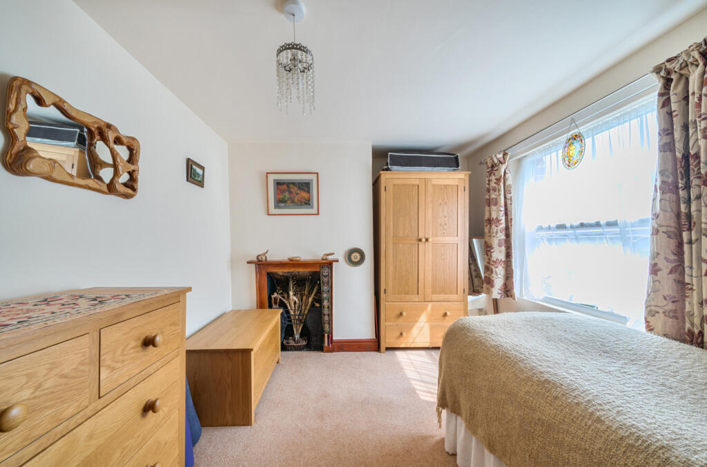 1340405-9-689f5a4...