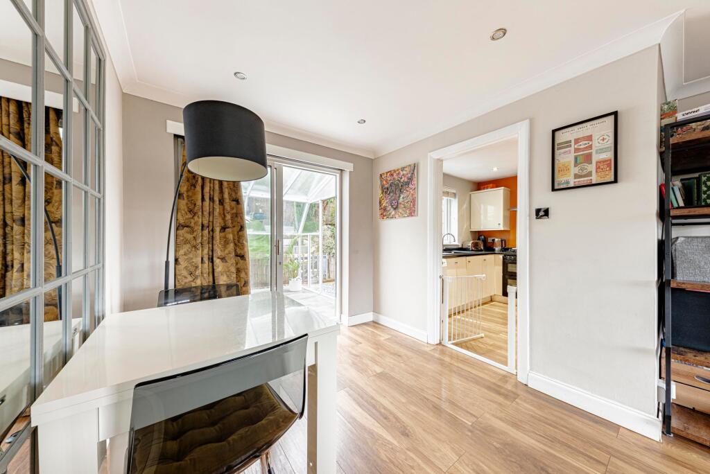 Living Room/Dining Room (5)