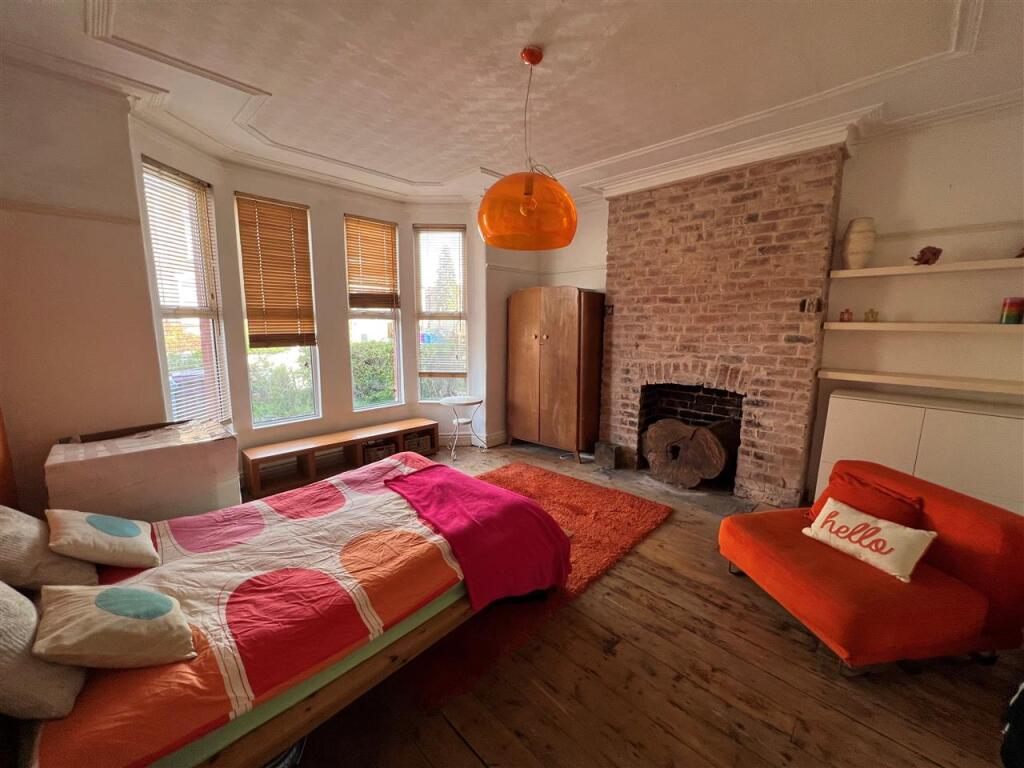 Front Lounge