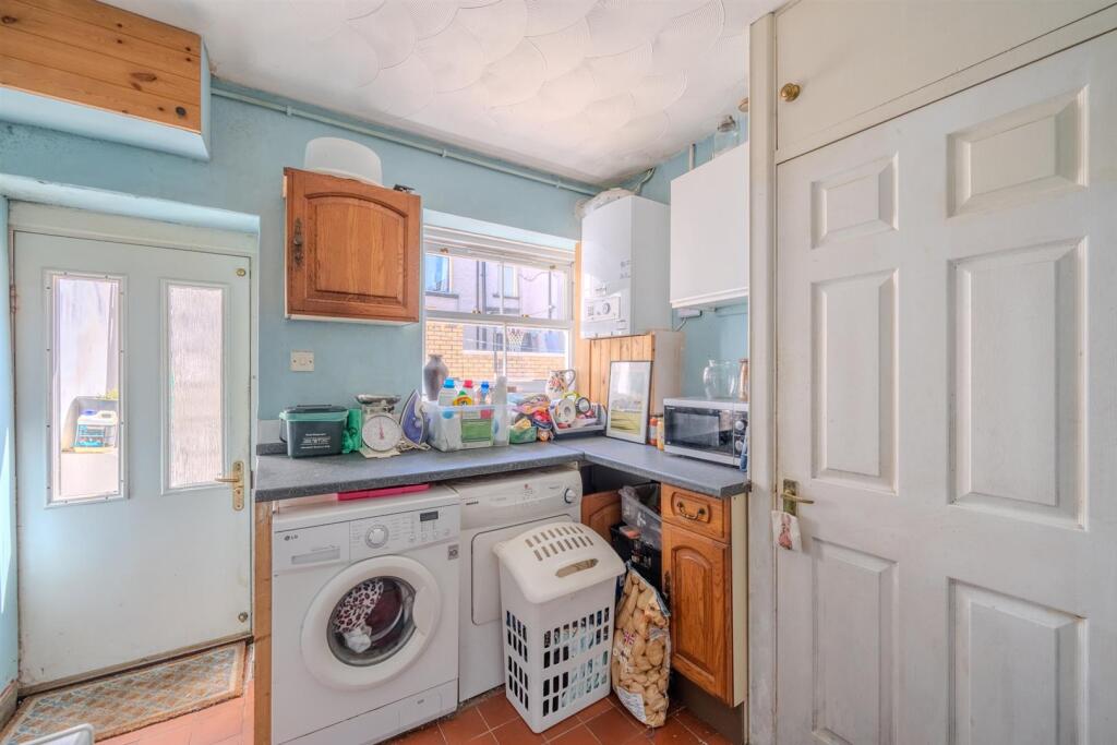 8 Cwmavon Road-18.jpg