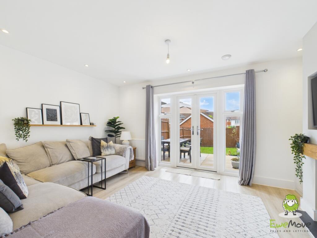 EweMove Estate Agents Basingstoke - Appian Way 