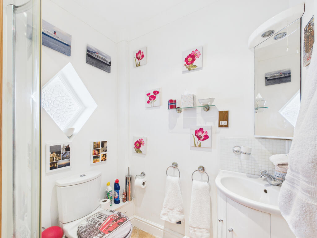 CAM01354G0-PR0589-STILL023