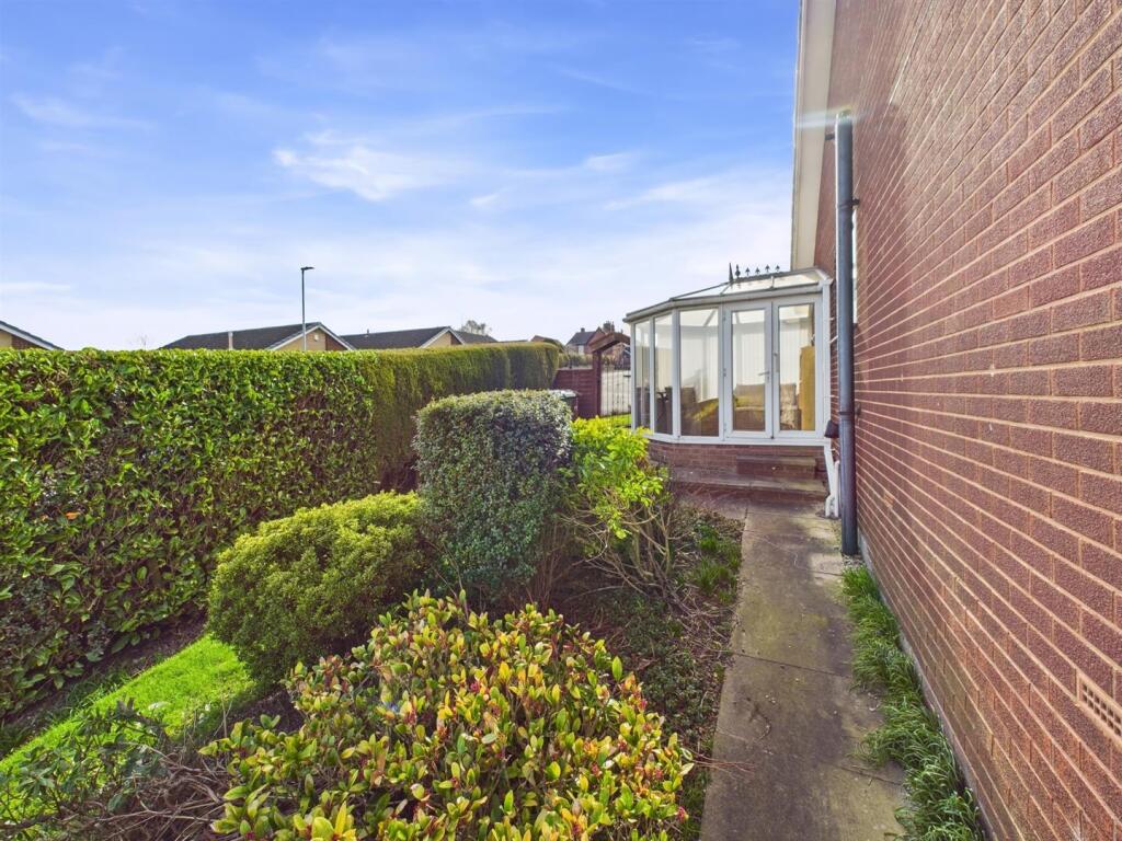 2 The Links Featherstone (24).jpg