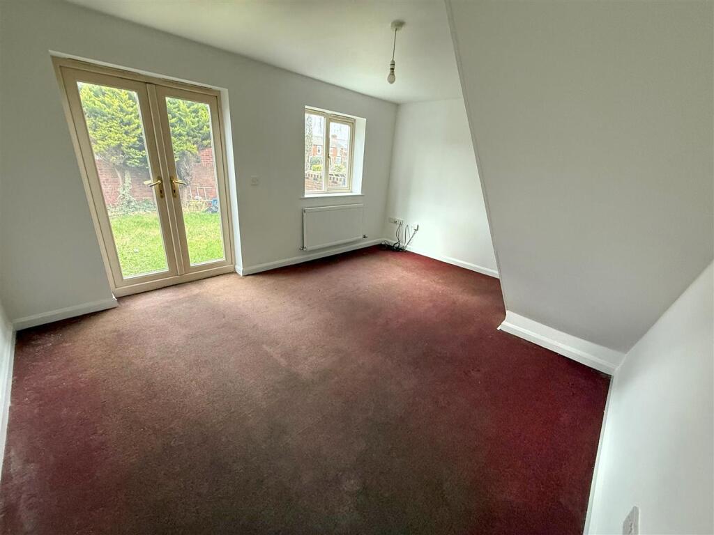 OPEN PLAN LIVING ROOM