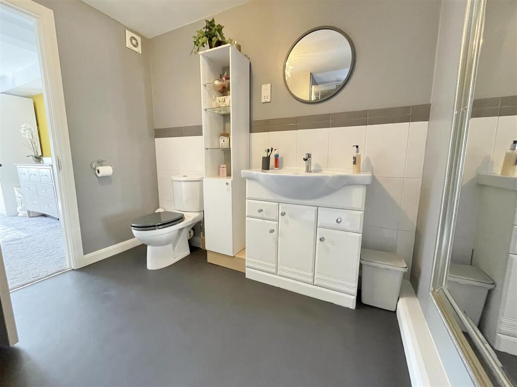 Bedroom One En-Suite