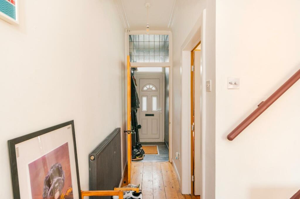 7O9RBN - Hallway B.jpg