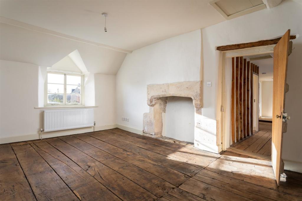 44 - The Old Forge - GL7 7HB - Web.jpg