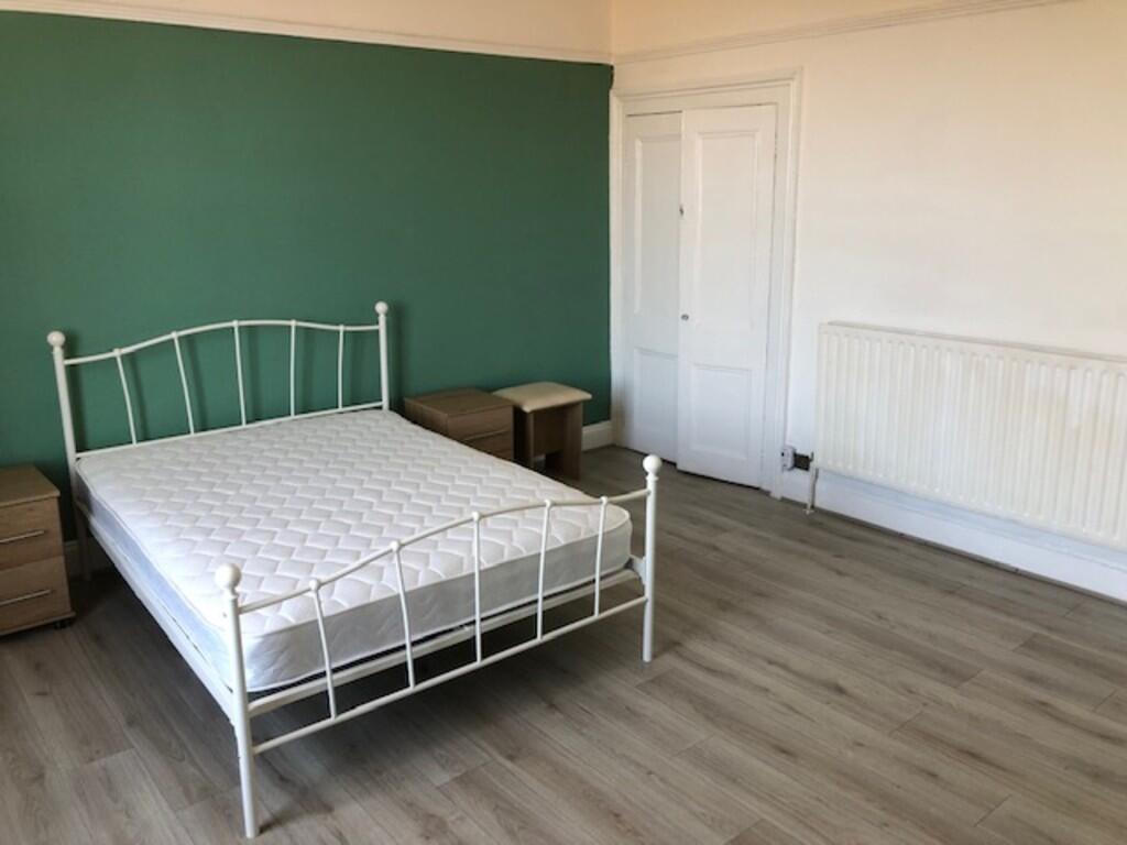 flat2,12Withbed1