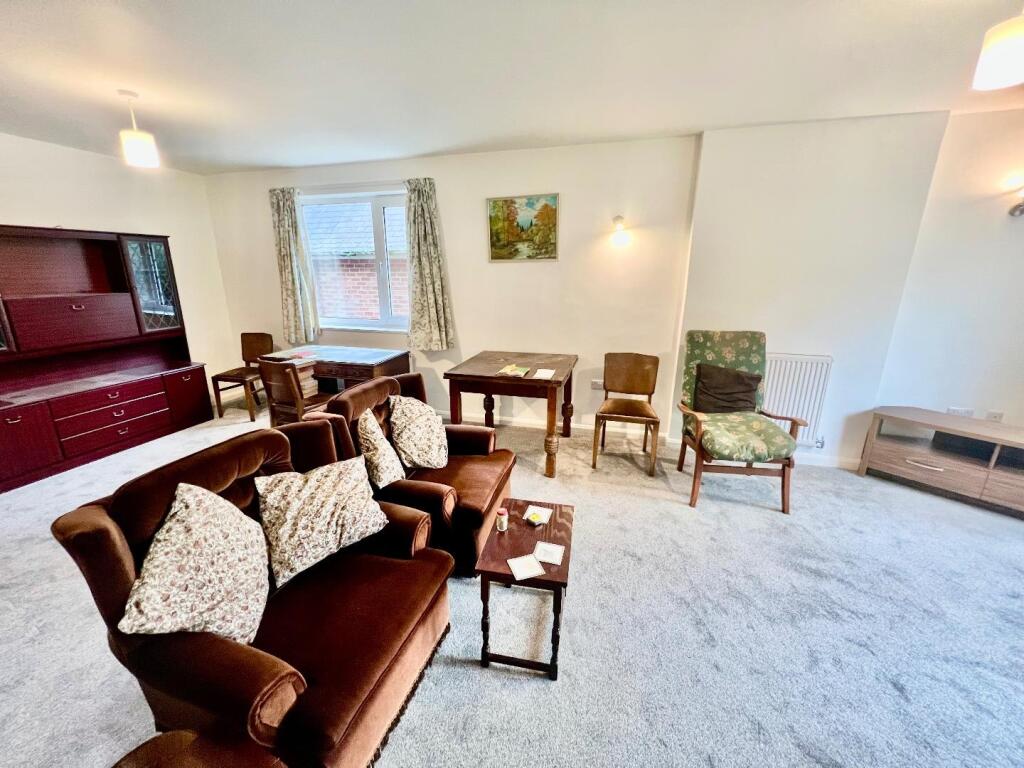 Lounge/dining room