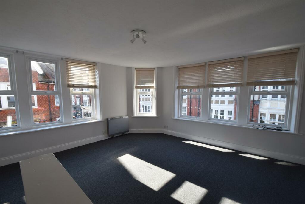 Studio Room