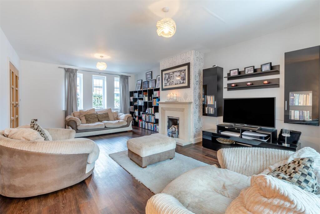 8662819-interior21.jpg