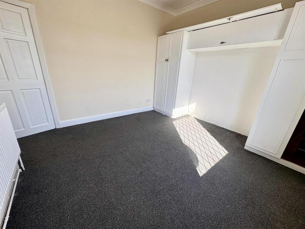 Bed1.jpg
