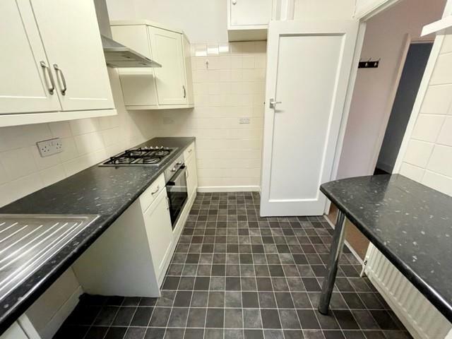 kitchen 2.jpg