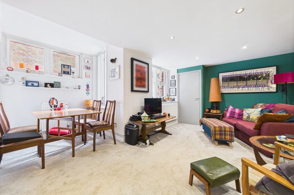 CAM01085G0-PR0605...