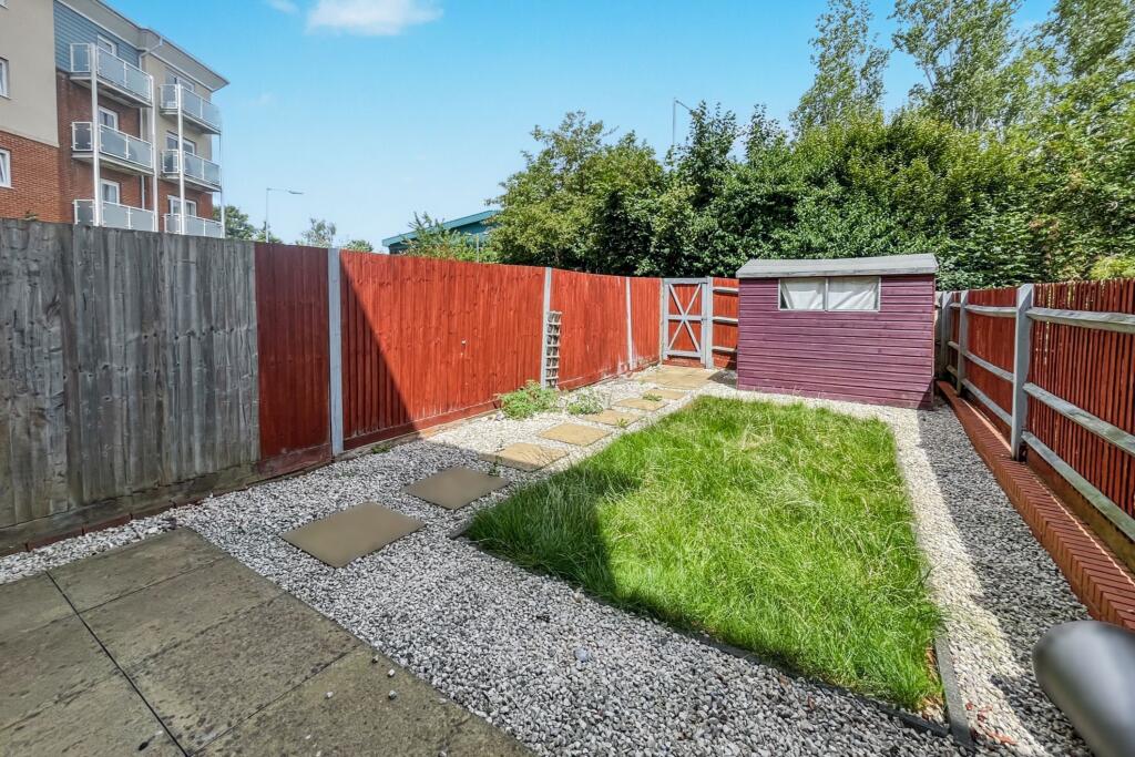 40 Reynolds Avenue, Redhill, Surrey, RH1 1TJ