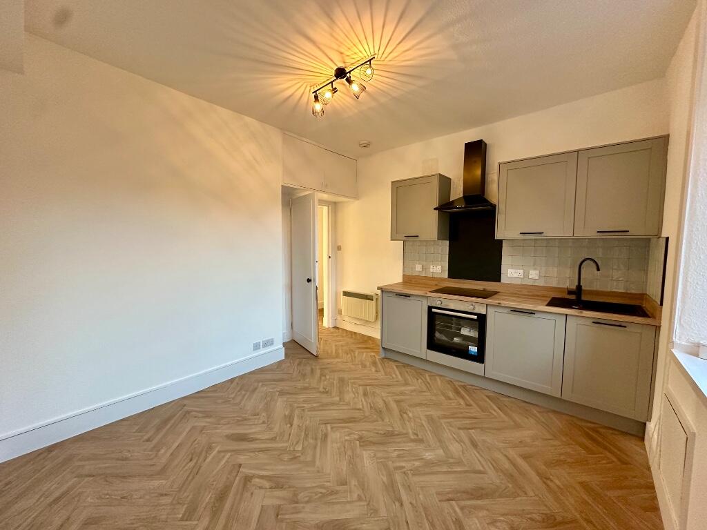 Kitchen/Loung