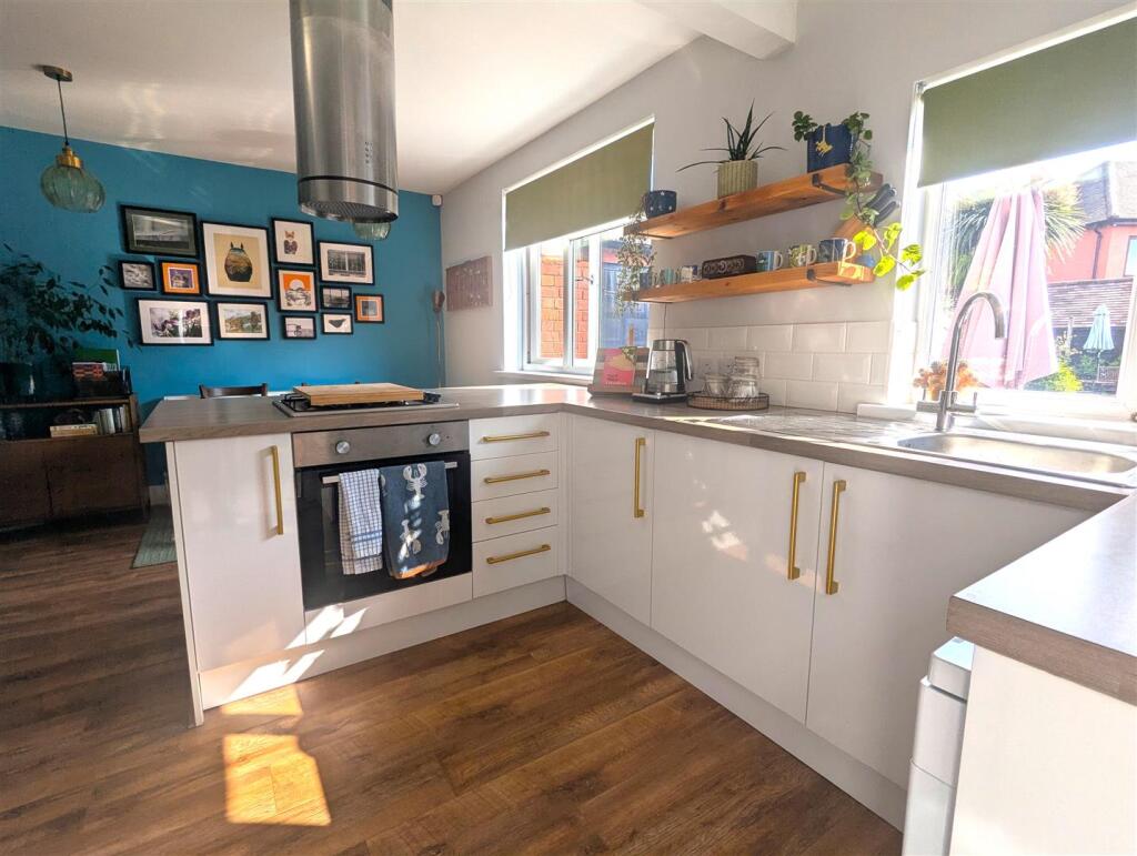 Kitchen &amp; Dining Area