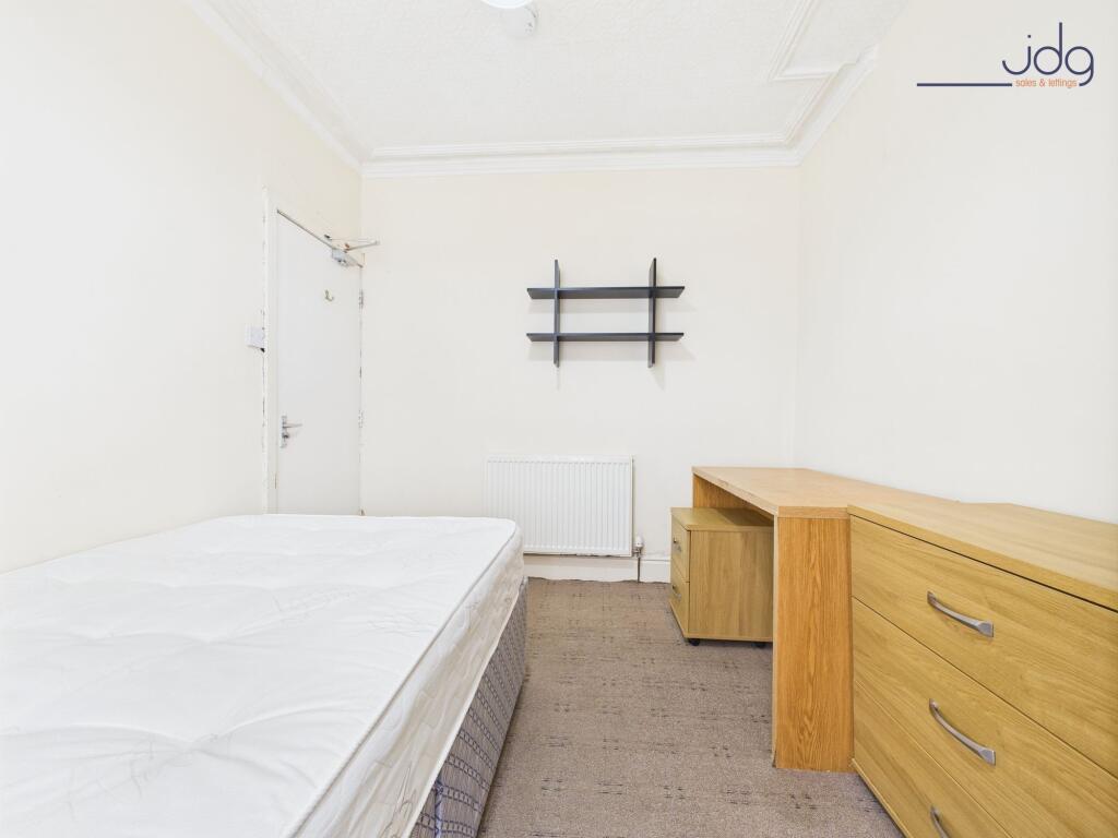 Ground Floor Bedroom 1 / Dining Room