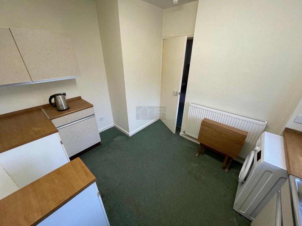 Kitchen c.JPG