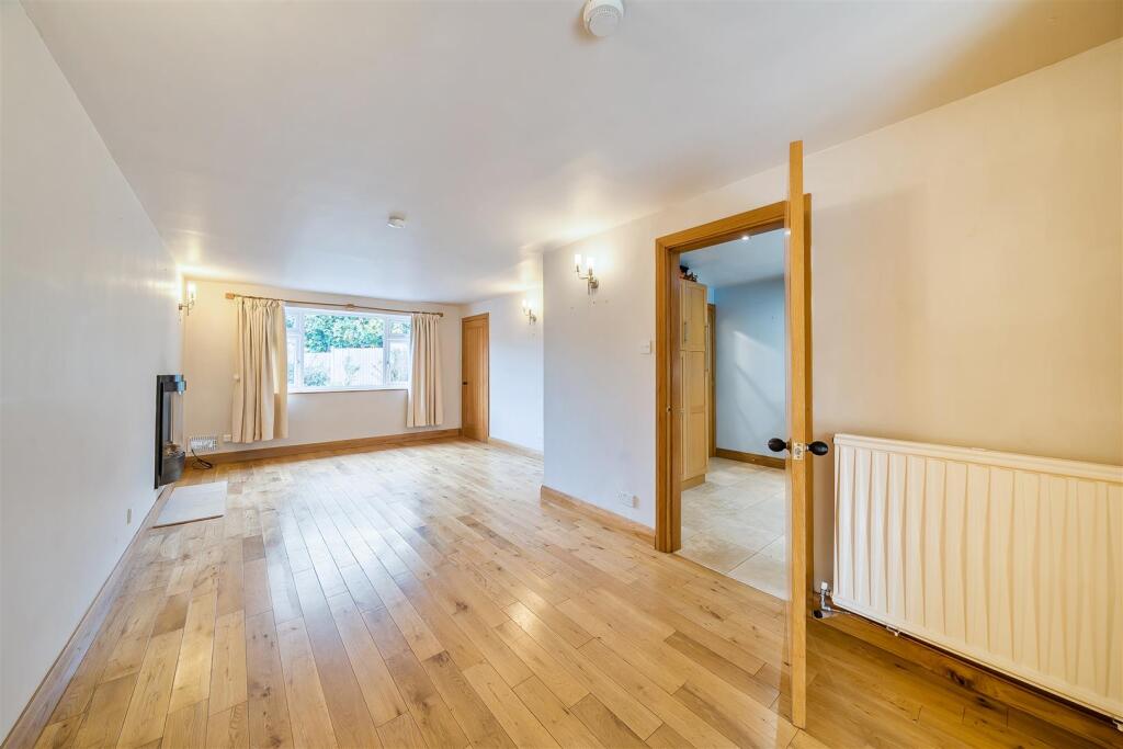 16 Nethercroft Drive, Packington