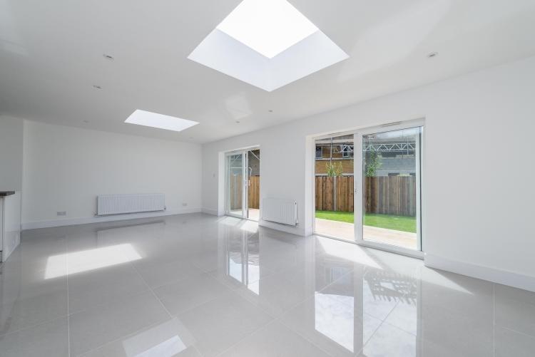 118042_P14580_IMG...