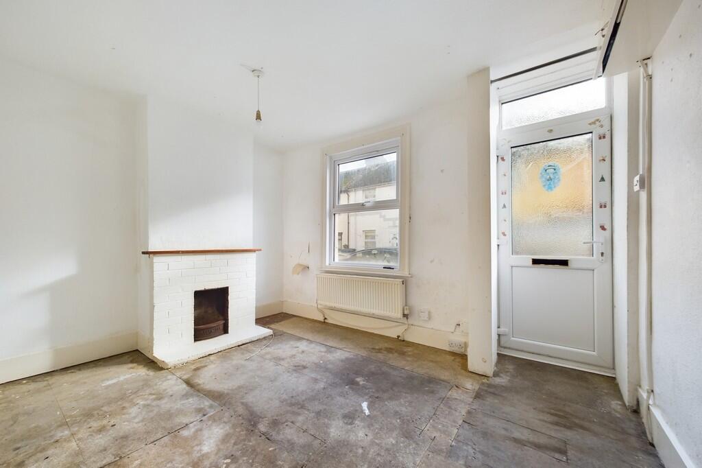 CAM01085G0-PR0515...