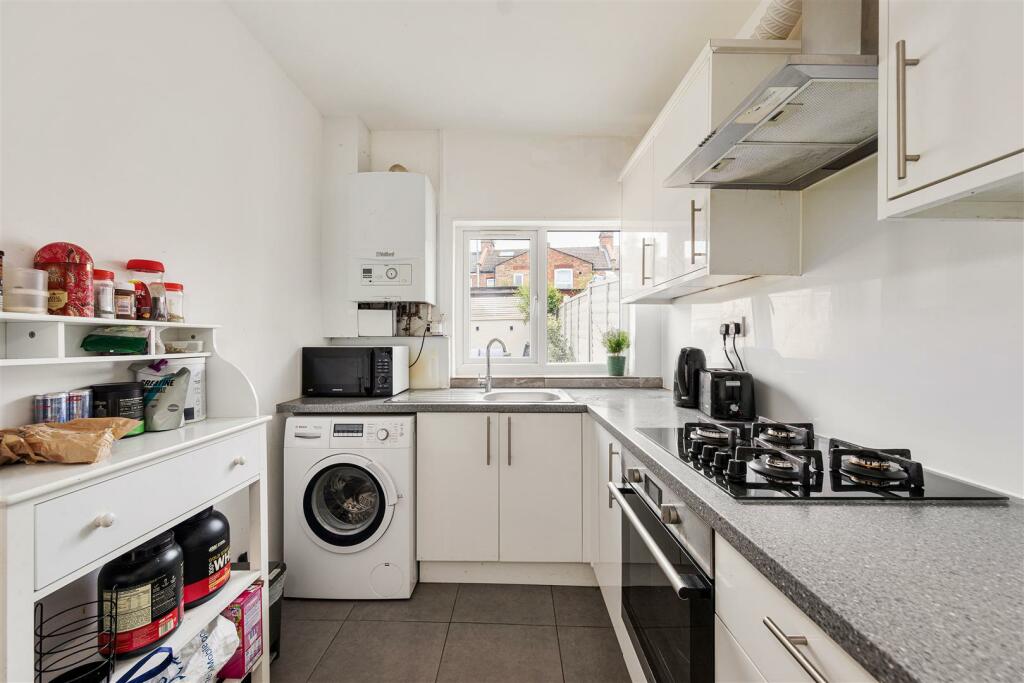 Woodend Road