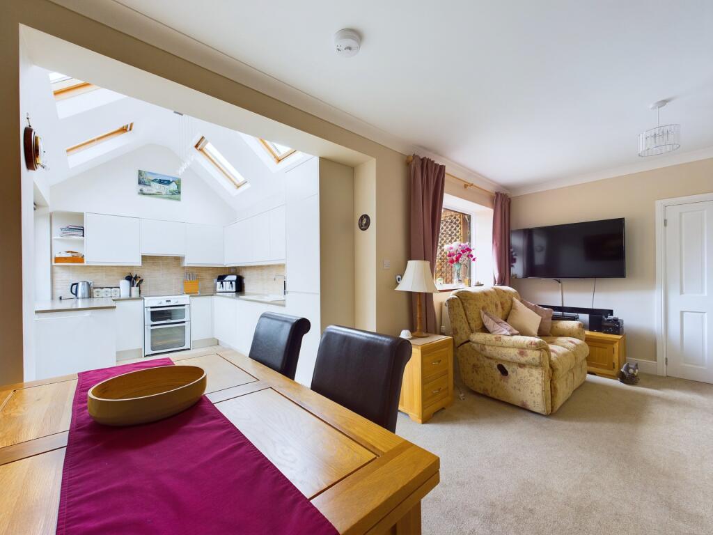 4867-HR-4