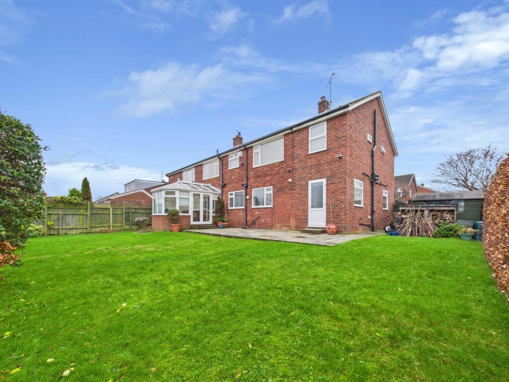 CAM02195G0-PR0095-STILL036