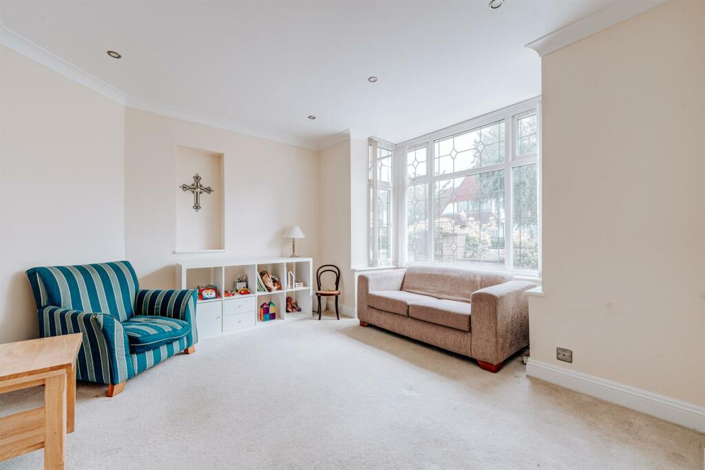 7 Bushby Avenue 2024 Final-51.jpg