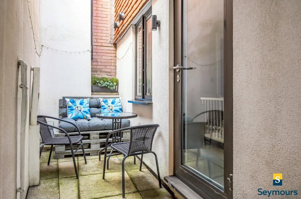 Private Courtyard