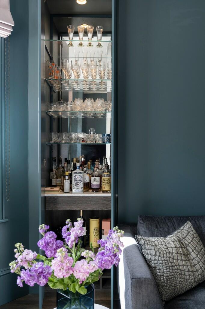 Dry bar