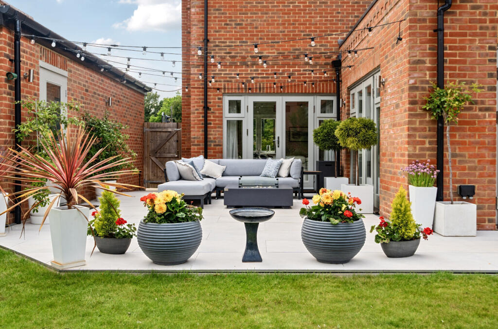 1305310-4-684327c...