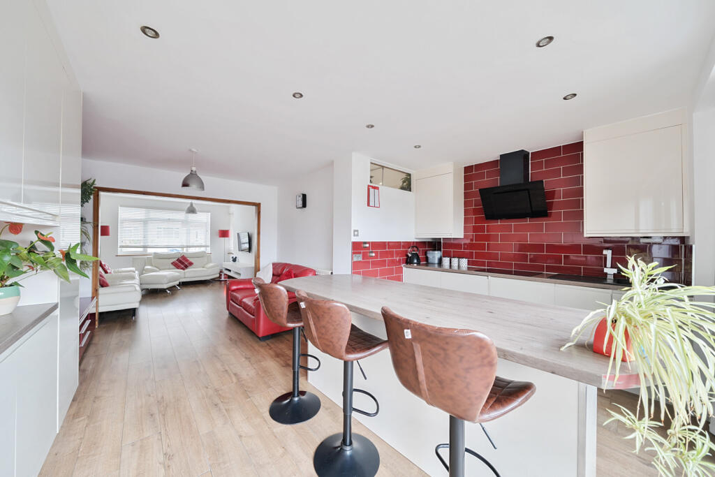 1305002-7-6842b8a...