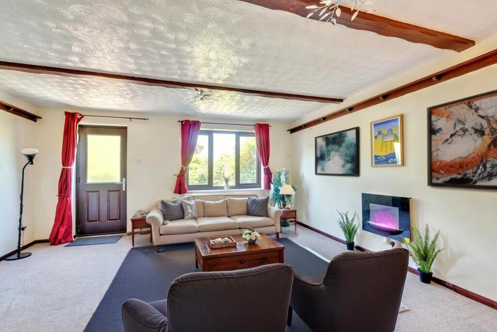 Lounge (VF)_2.jpeg