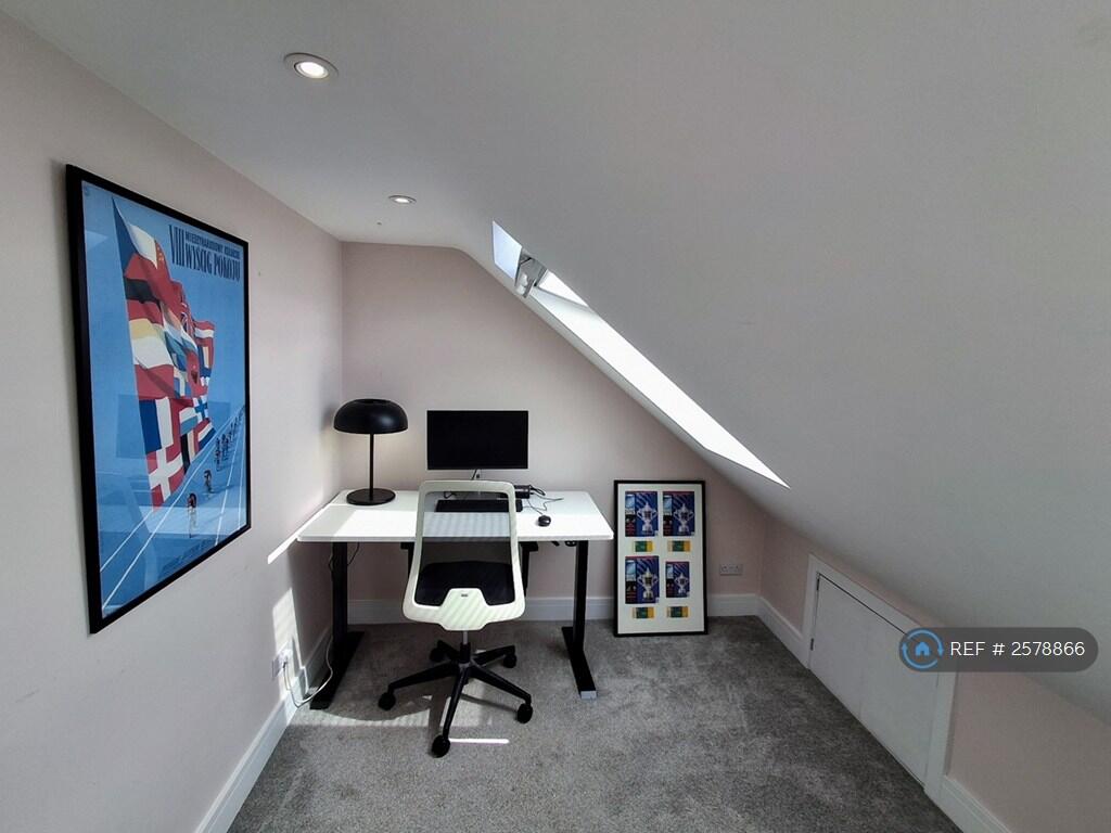 3rd Bedroom / Office 1