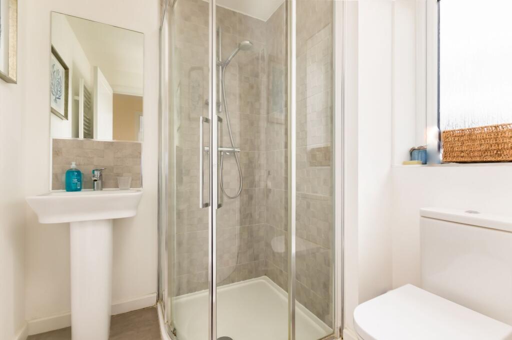 ENSUITE SHOWER ROOM