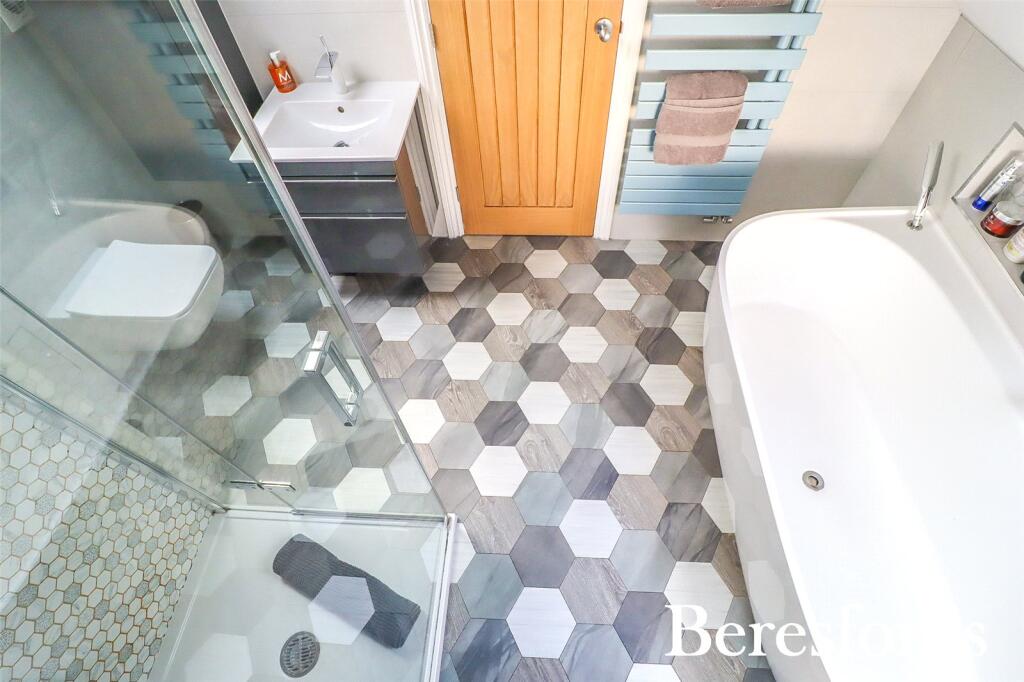 2nd Floor Bathroom
