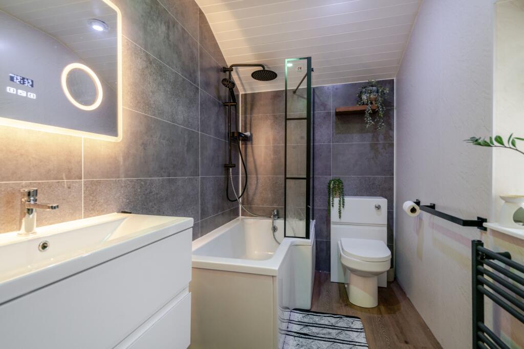 Somerset Place - Bathroom - EweMove Sale