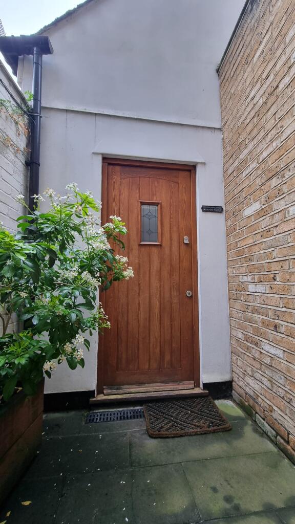 Original-9421061A-5309-4DC2-85A0-C22657A7AAD9