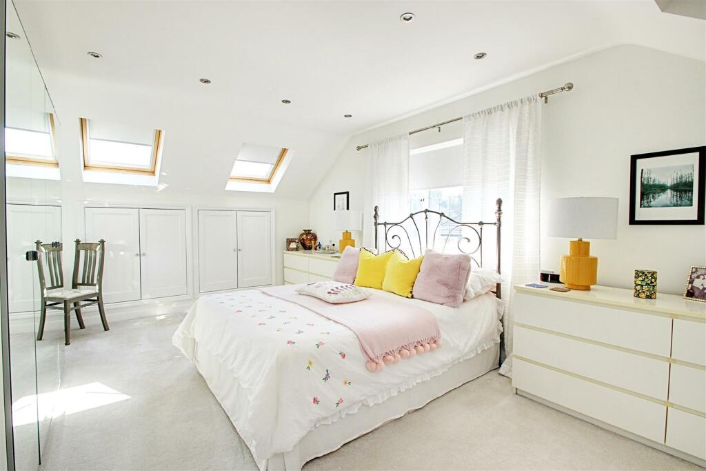 Master Bedroom.jpg