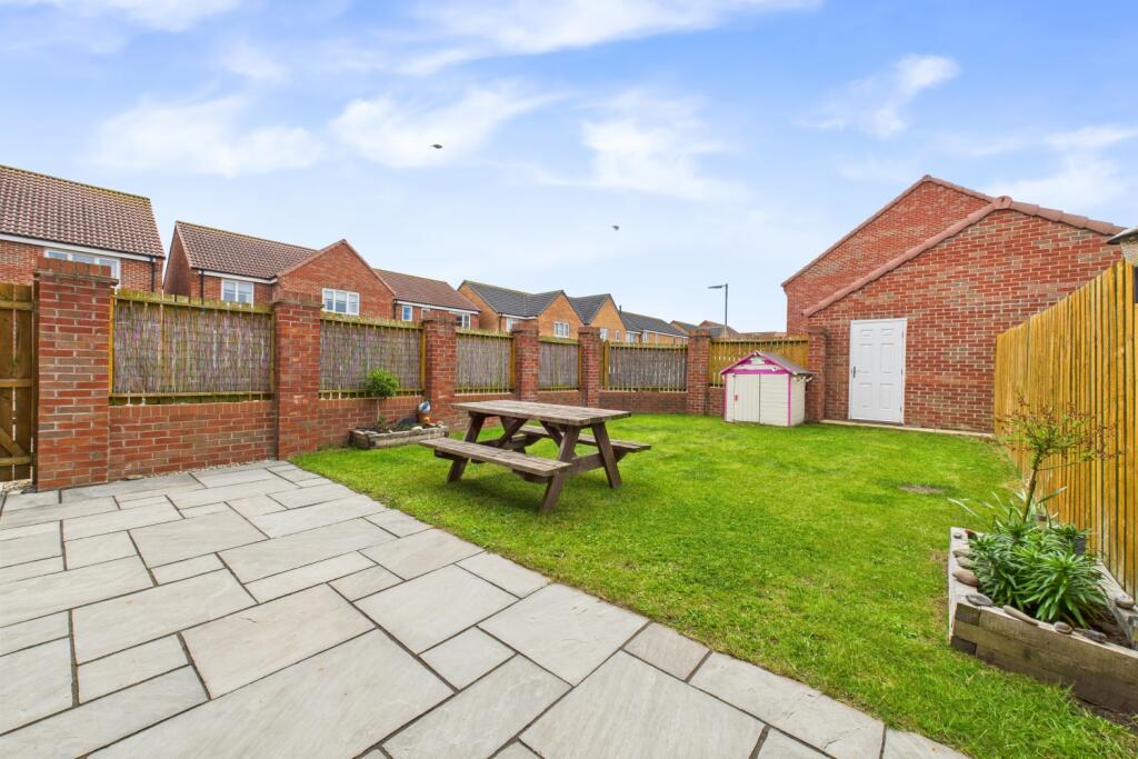 CAM03162G0-PR0277-STILL027