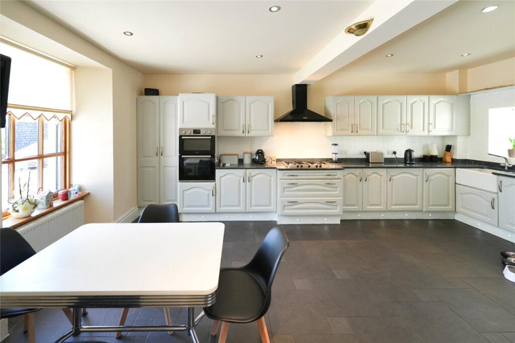House 2 Kitchen